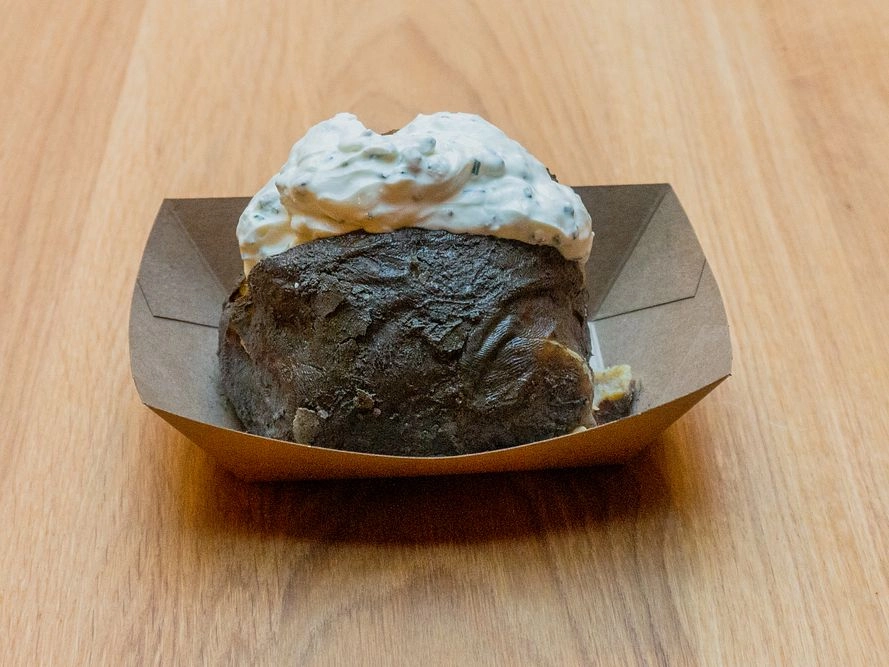 PEČENÁ BRAMBORA V POPELU