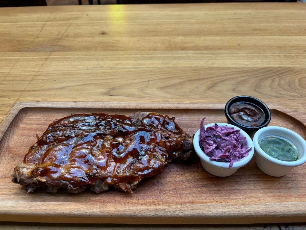 BBQ VEPŘOVÁ ŽEBRA 500g