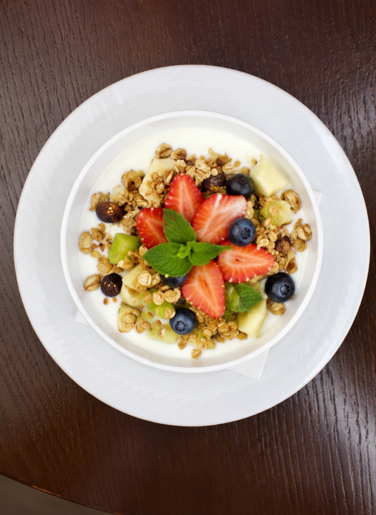 JOGURT S MÜSLI
