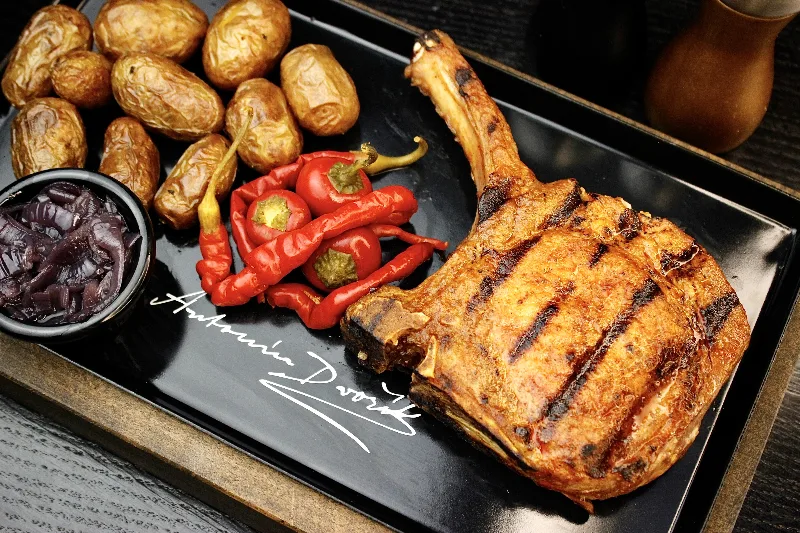 Vepřový tomahawk